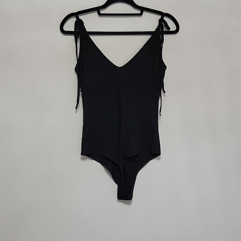 Reformation Bodysuit Women's‎ Sz Small Black Tie Shoulder Double V-Neck